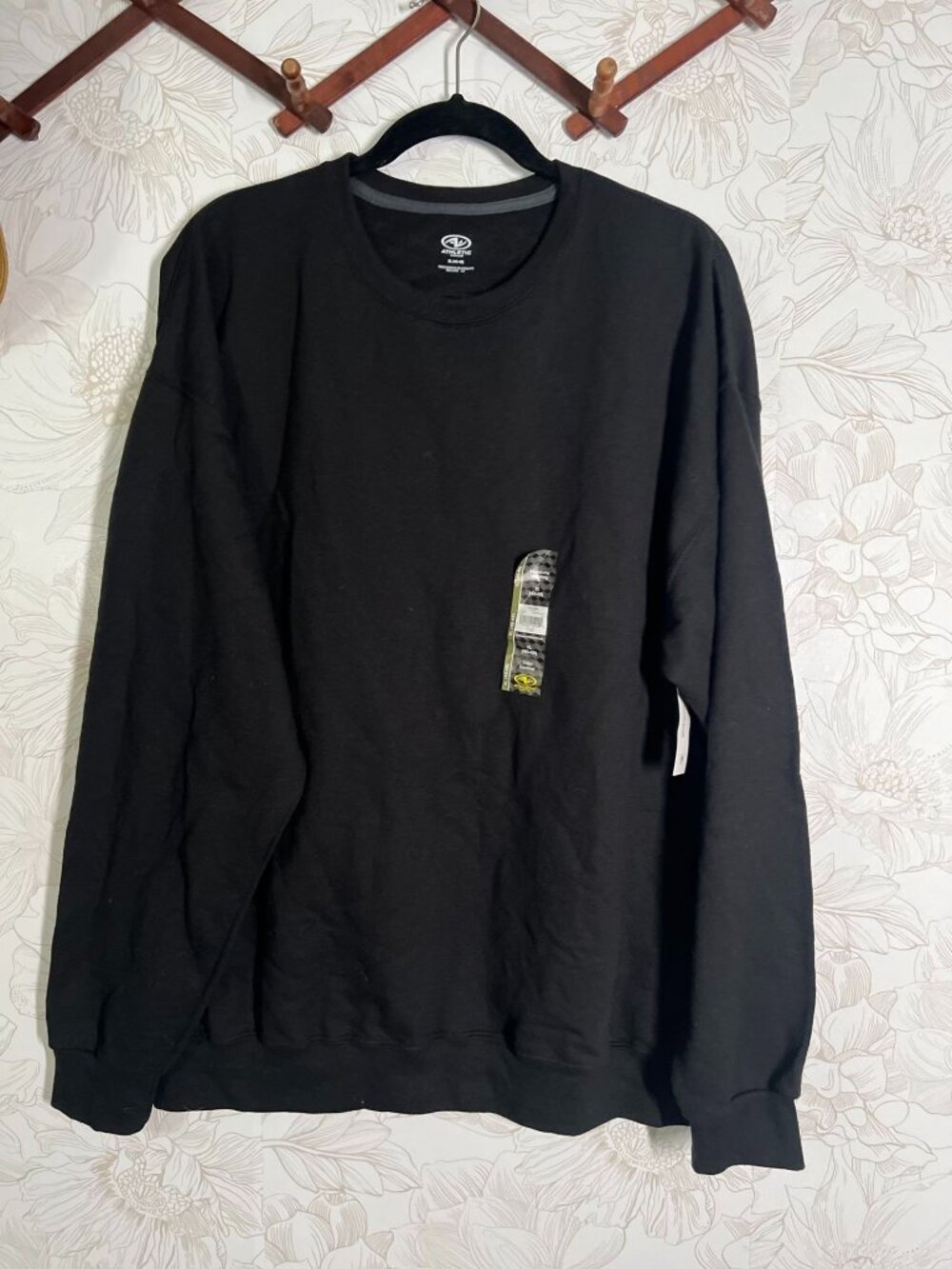 Athletic Works Black XL Crewneck Sweatshirt With Moisture Wicking & Odor Control